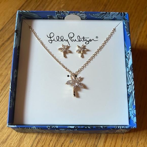 Lilly Pulitzer Necklace & Earring Gift Set - Picture 4 of 5